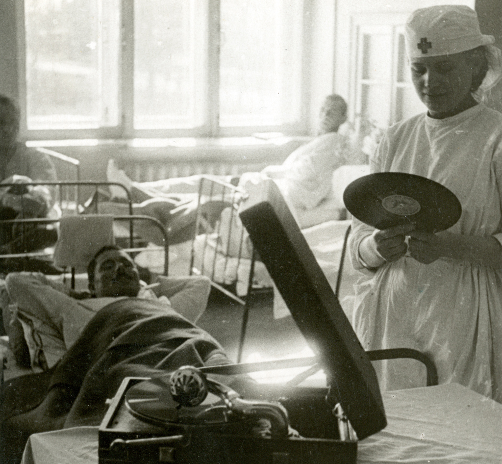 Госпиталь в здании медицинского института. Архангельск, август 1942 год
